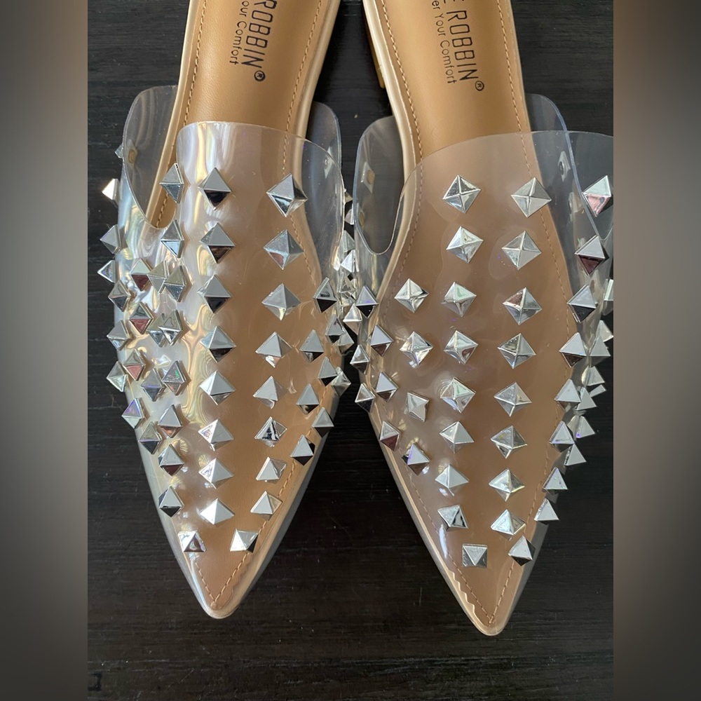 Cape Robin shoes Size 8 Clear with stones.